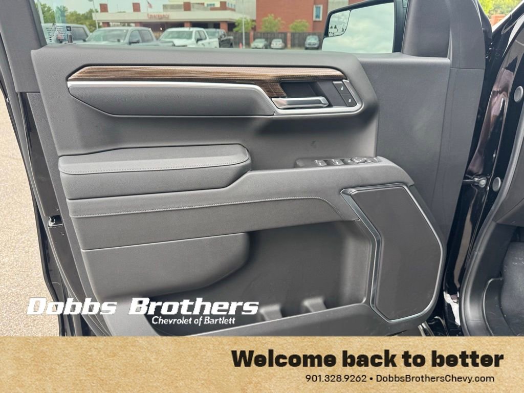 Used 2025 Chevrolet Silverado 1500 LT AWD/4WD image 13