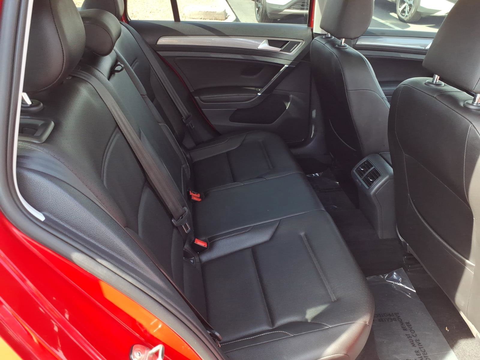 Used 2018 Volkswagen Golf Alltrack SE image 14