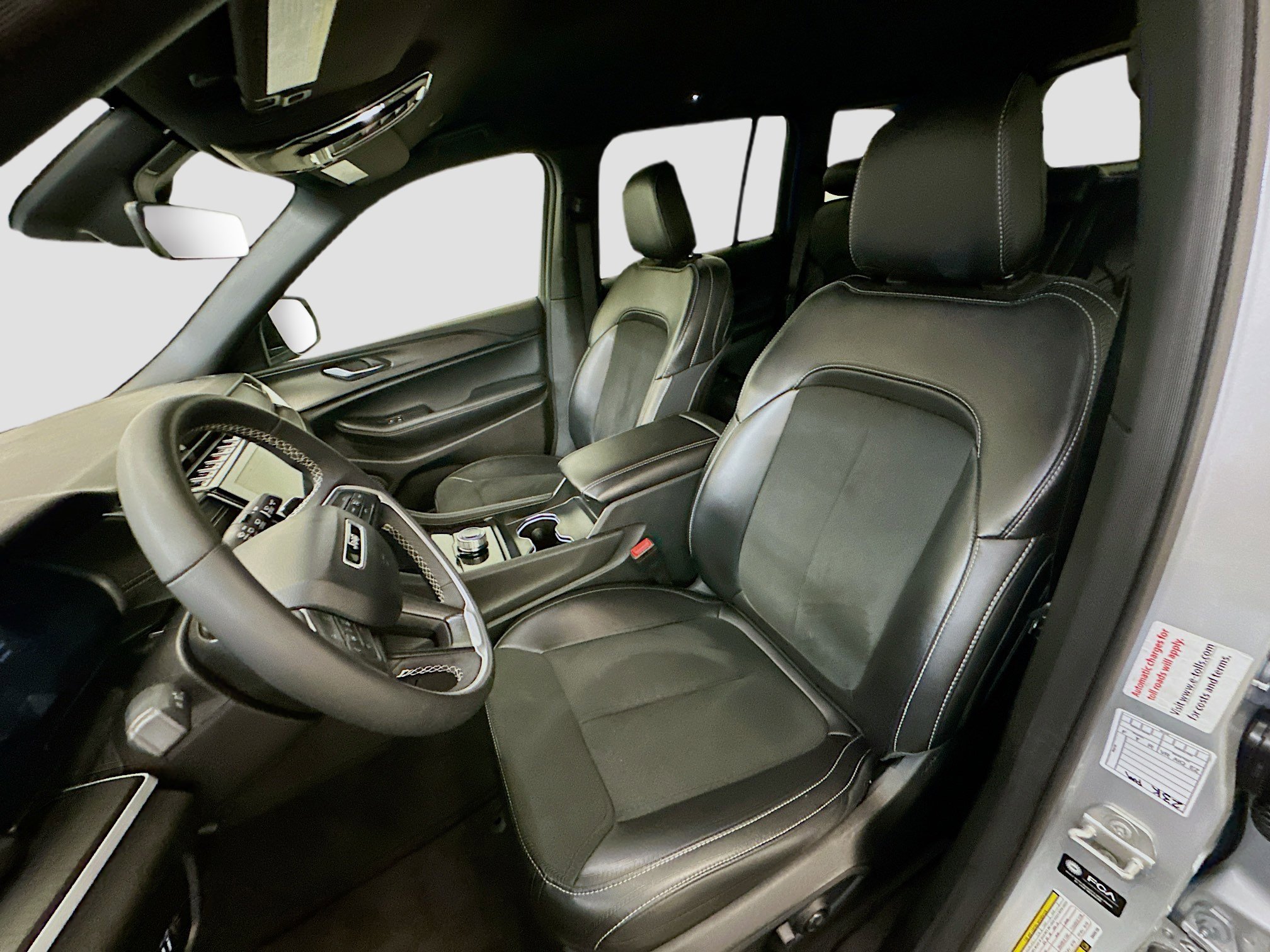 Used 2025 Jeep Grand Cherokee Altitude image 13