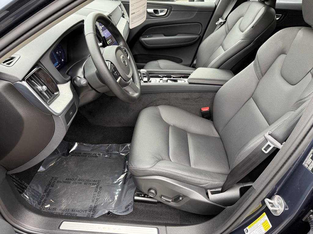 Certified 2025 Volvo XC60 B5 Plus image 9