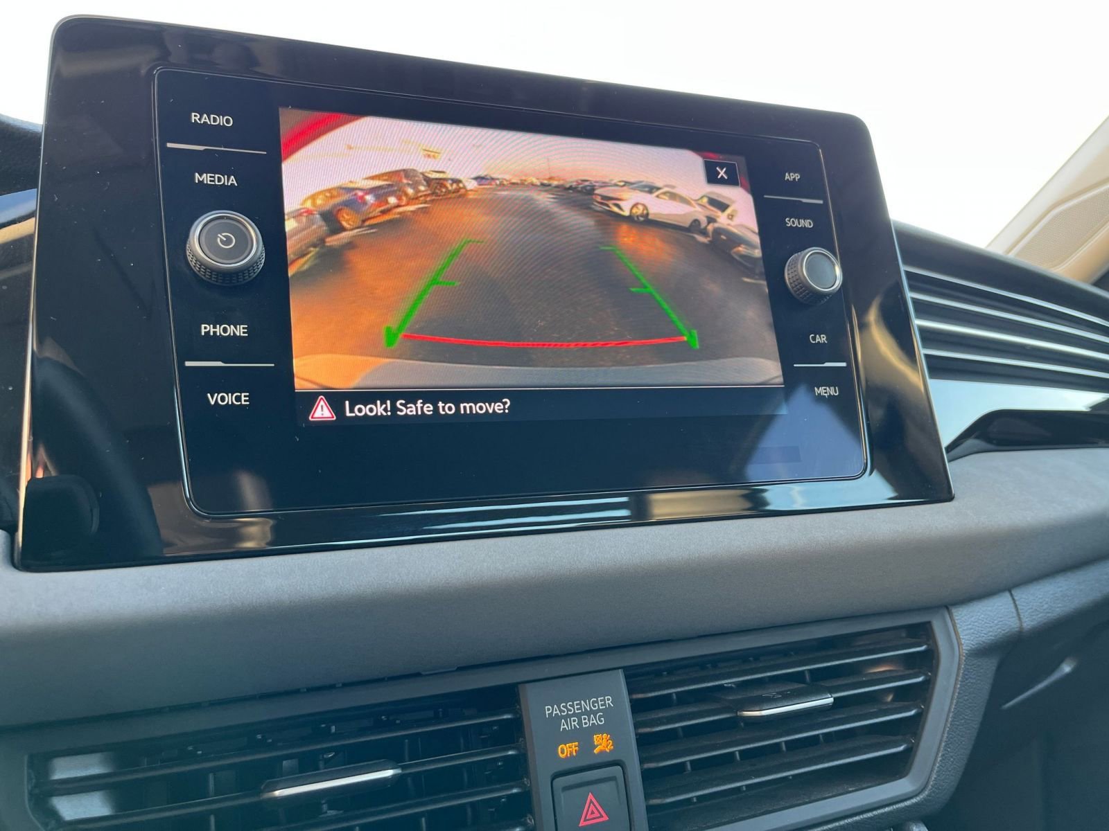 Used 2025 Volkswagen Jetta SE image 17