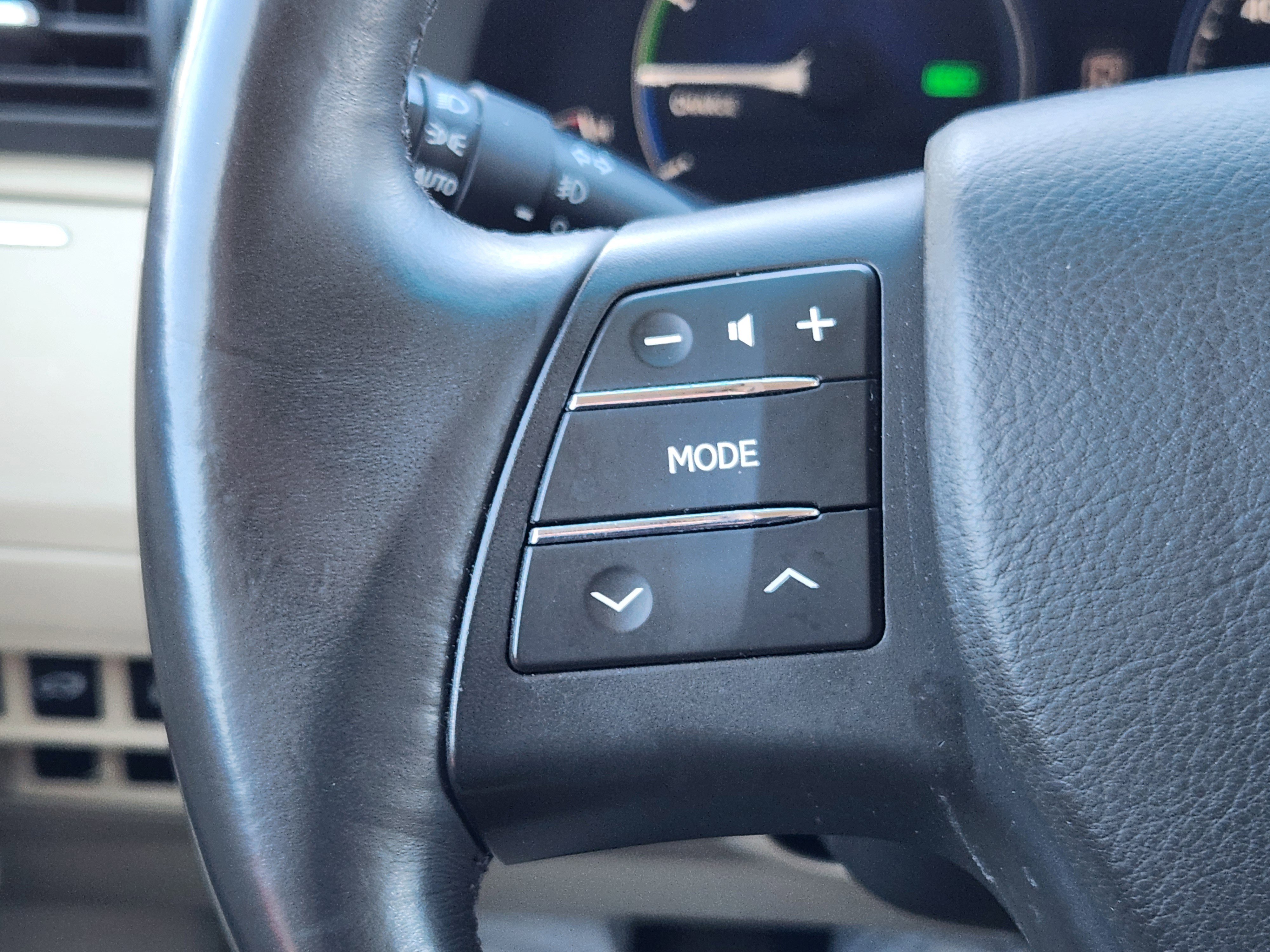 Used 2010 Lexus RX 450h AWD image 30