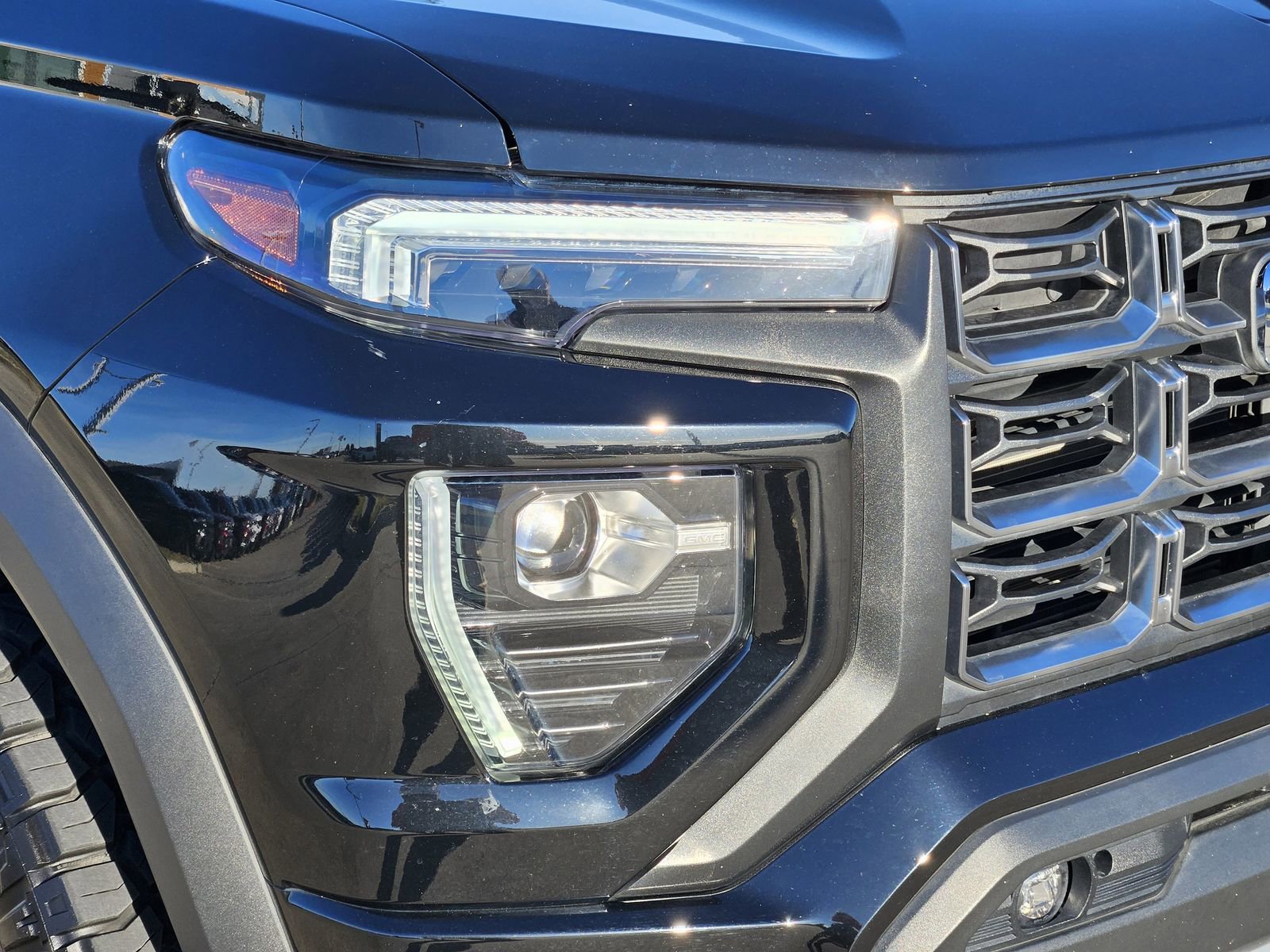 Used 2023 GMC Canyon AT4 w/ AT4 Premium Package image 10