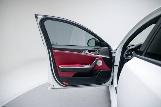 Used 2020 Kia Stinger GT1 RWD image 22