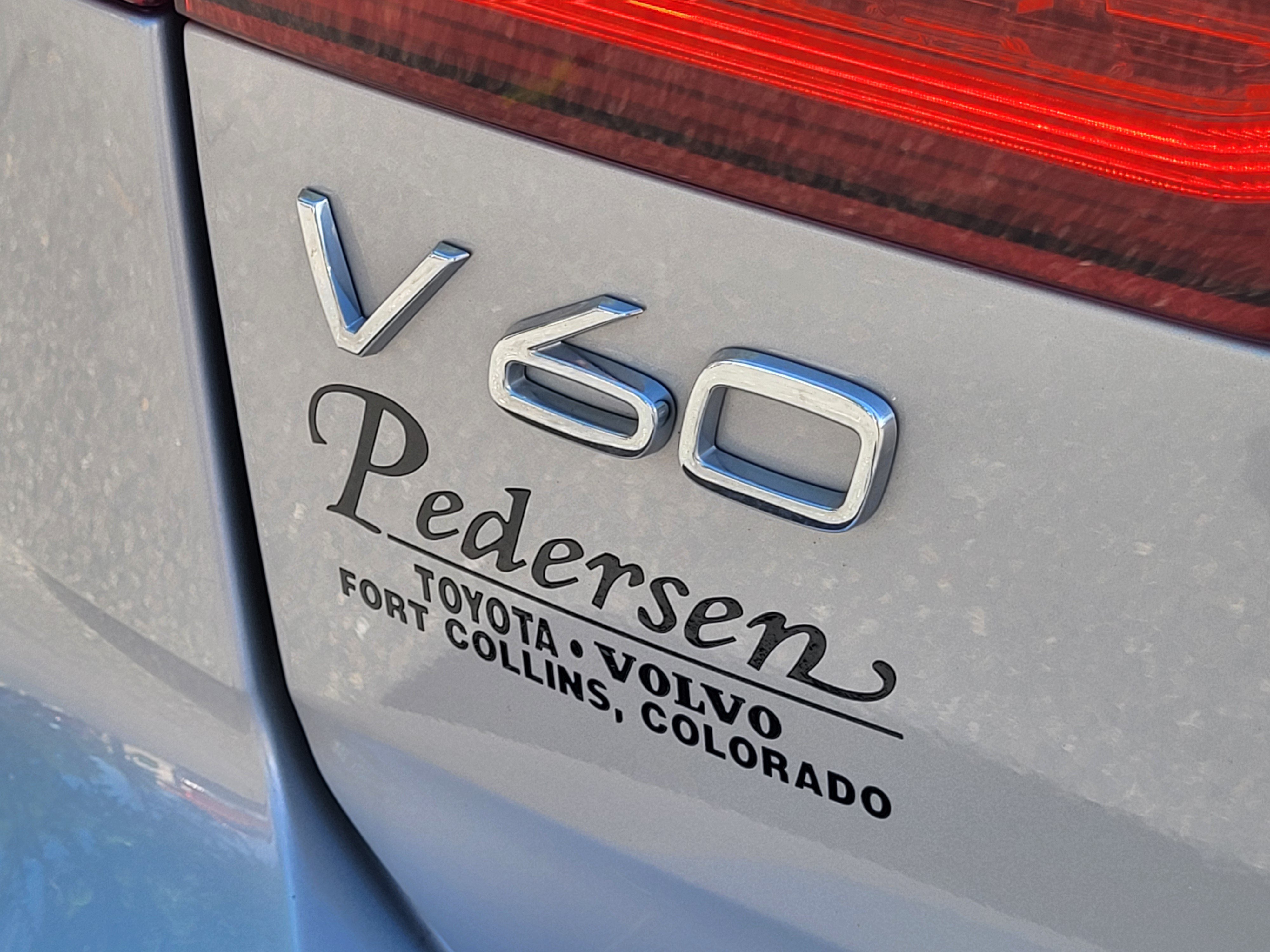 Certified 2024 Volvo V60 B5 Cross Country Ultimate w/ Protection Package Premier AWD/4WD image 9