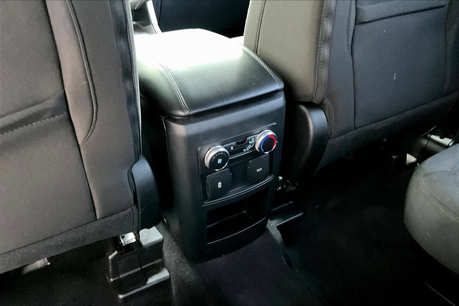 Used 2021 Ford Explorer XLT RWD image 11