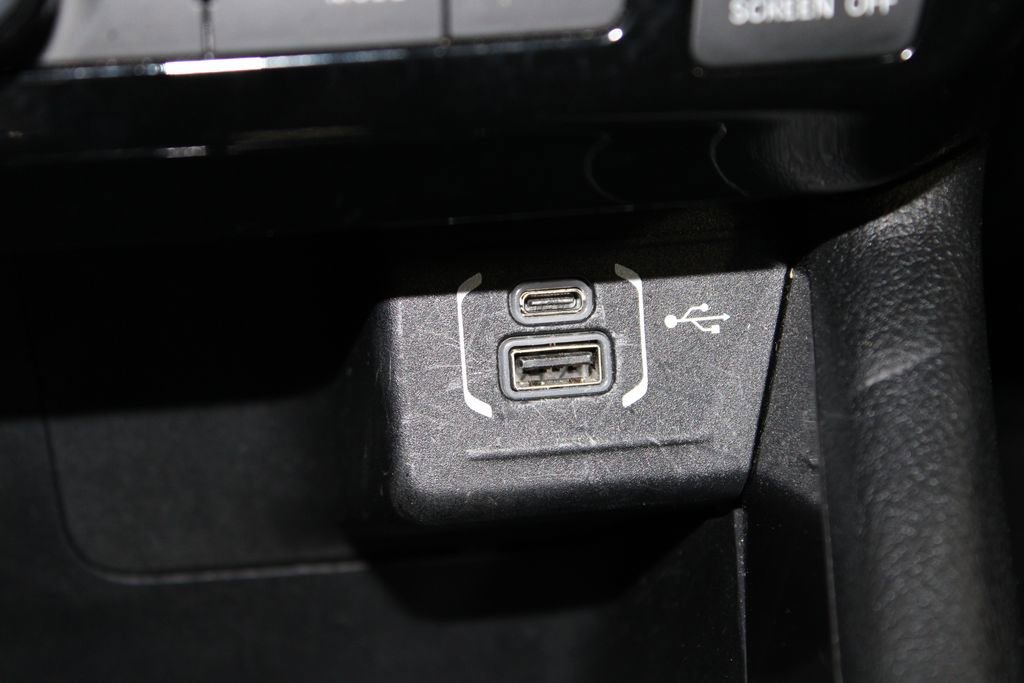 Used 2024 Jeep Compass Latitude image 38