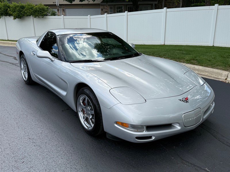 Used 2002 Chevrolet Corvette Coupe w/ Preferred Equipment Group2 RWD image 12