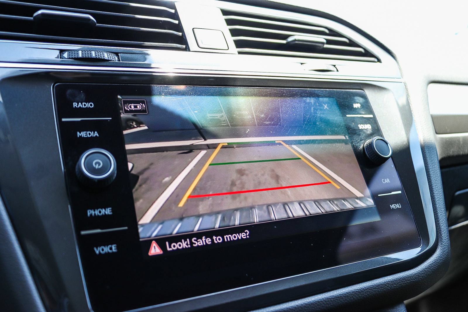 Certified 2022 Volkswagen Tiguan SE FWD image 26