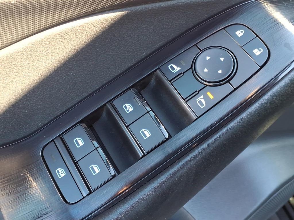 Used 2024 Nissan Rogue S AWD/4WD image 10