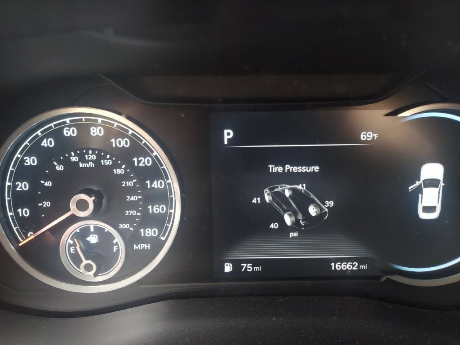 Used 2023 Genesis G70 3.3T w/ Sport Prestige Package image 18