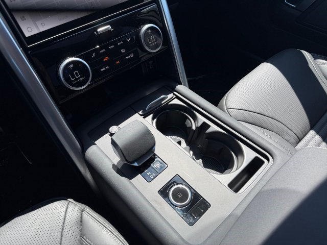 Certified 2026 Land Rover Discovery Limited Edition AWD/4WD image 24