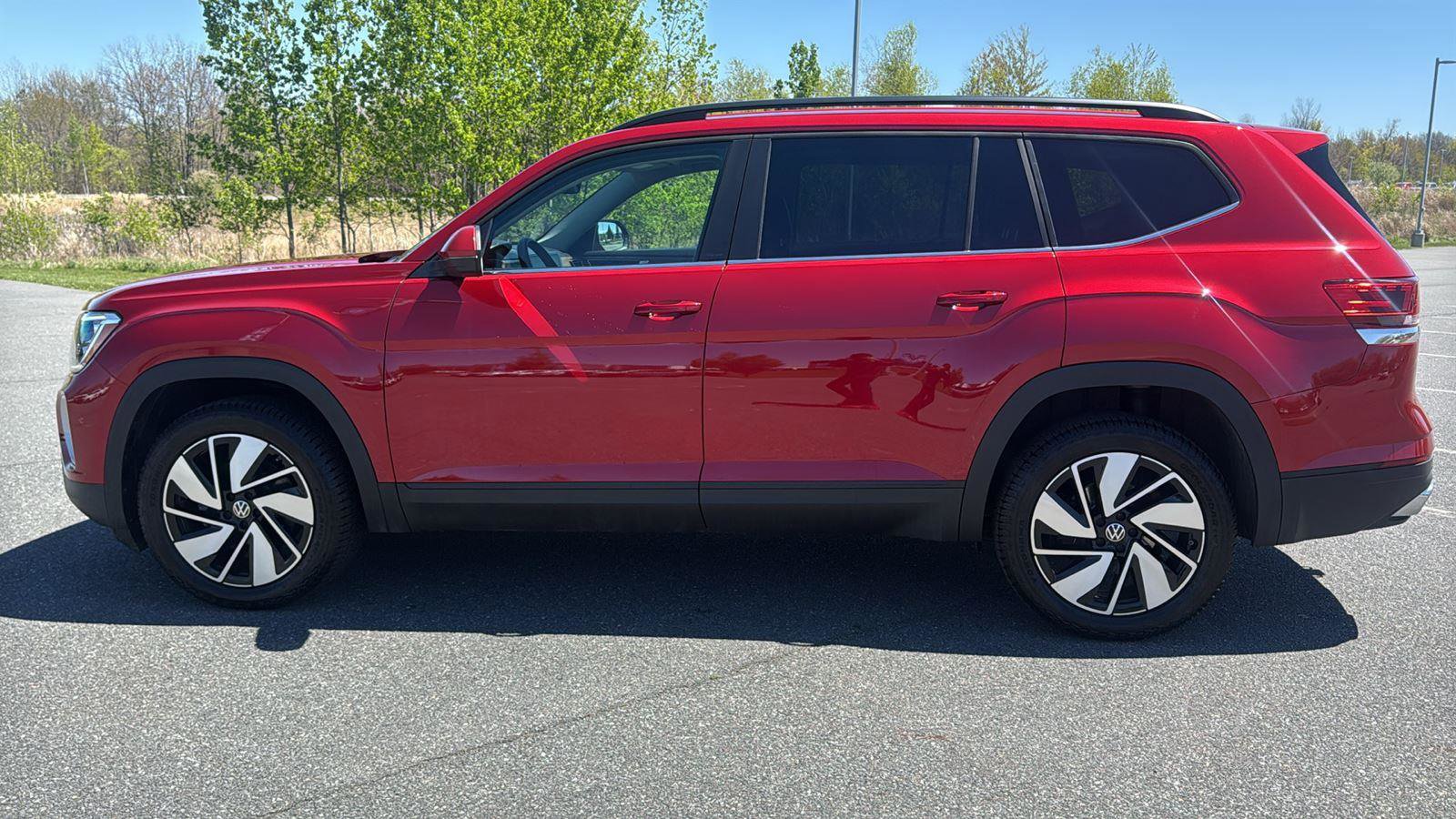 Used 2024 Volkswagen Atlas SE AWD/4WD image 10