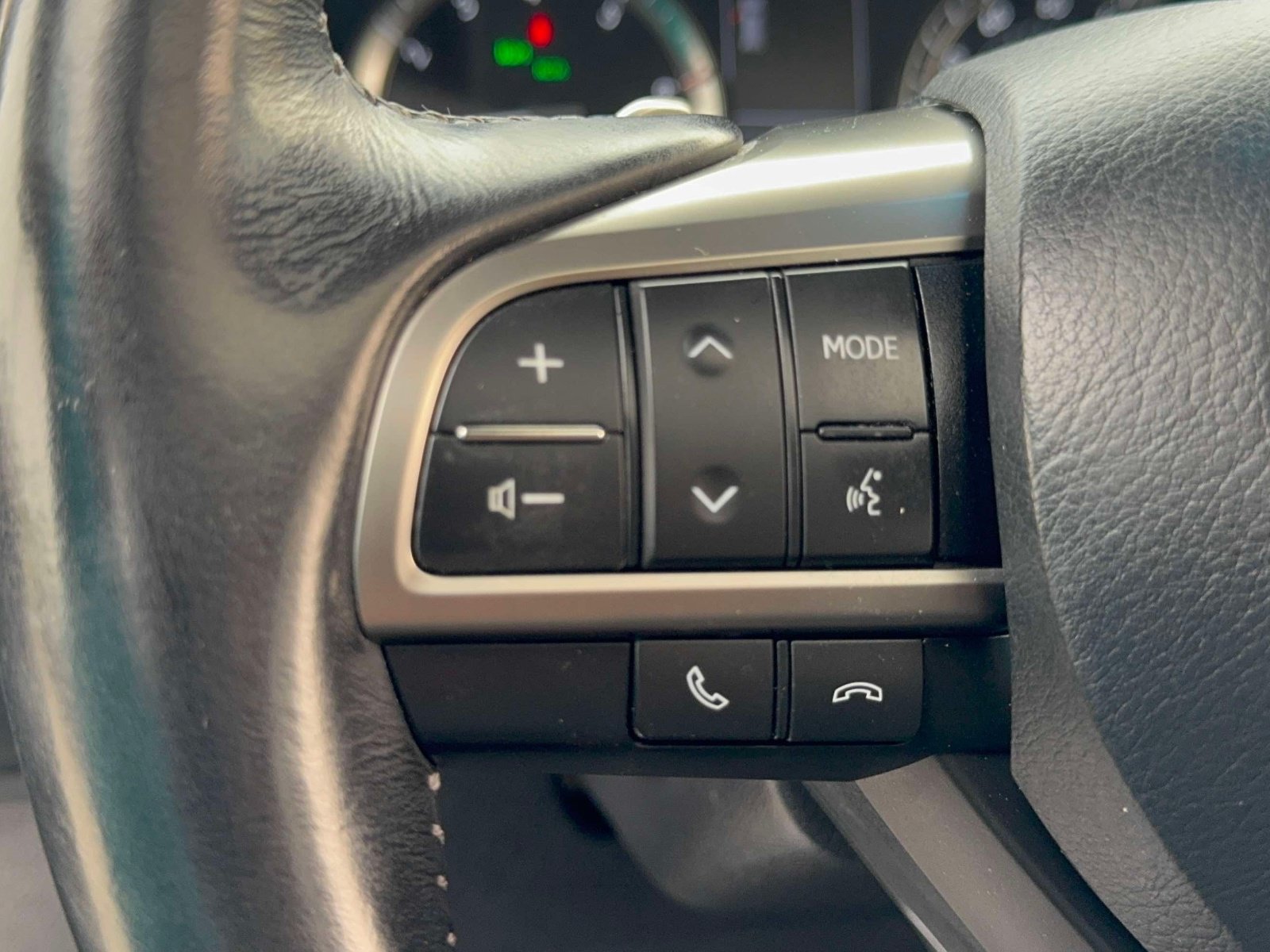 Used 2019 Lexus LX 570 4WD w/ Luxury Package image 17