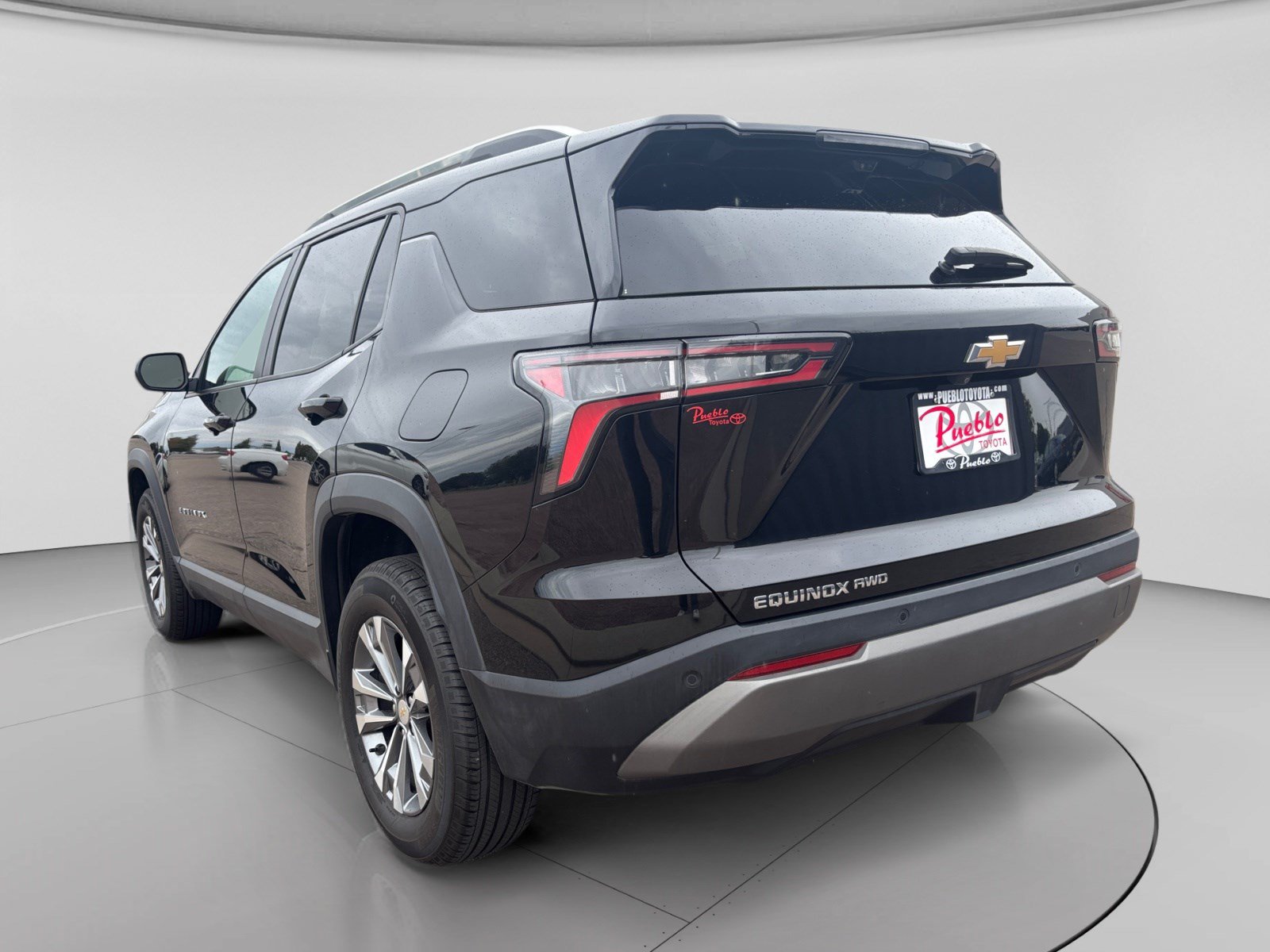 Used 2025 Chevrolet Equinox LT w/ Convenience Package II AWD/4WD image 3