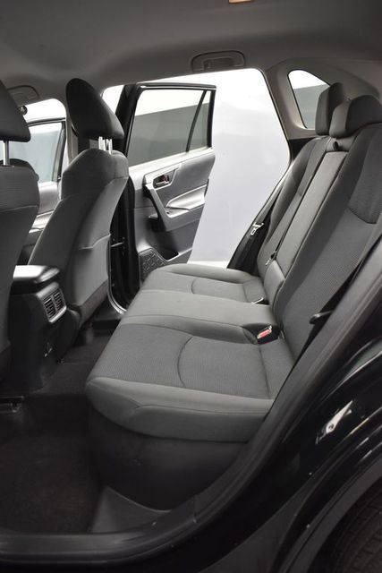 Used 2021 Toyota RAV4 LE AWD/4WD image 10