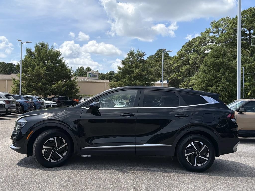 Used 2025 Kia Sportage LX FWD image 7