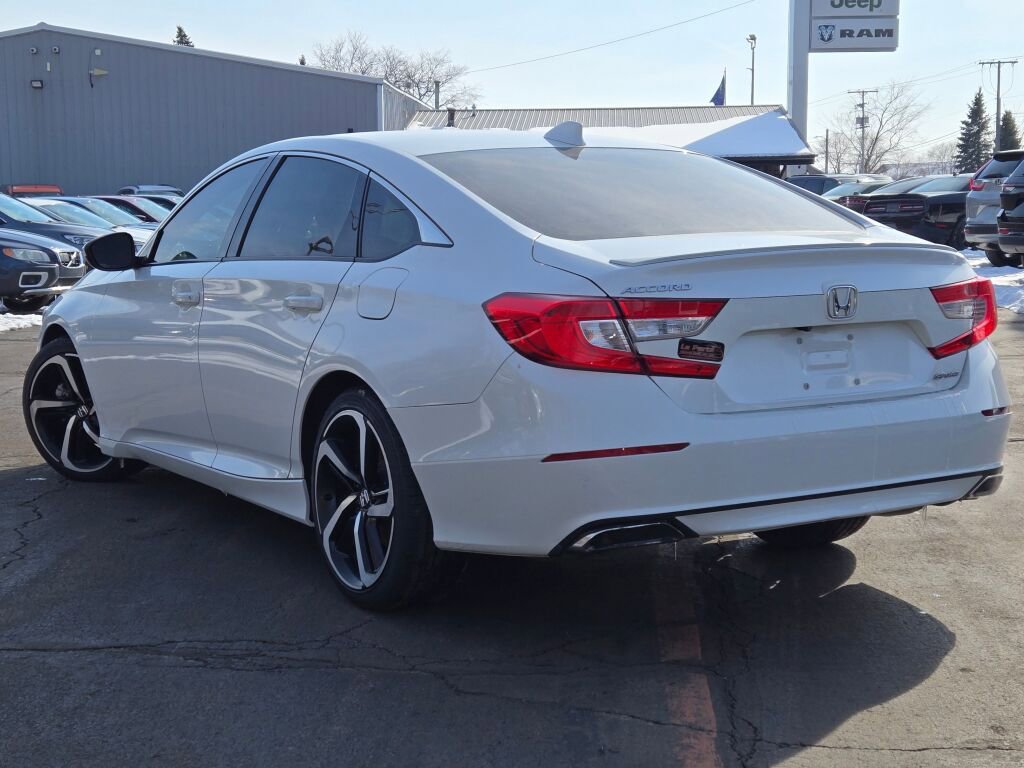 Used 2018 Honda Accord Sport image 11