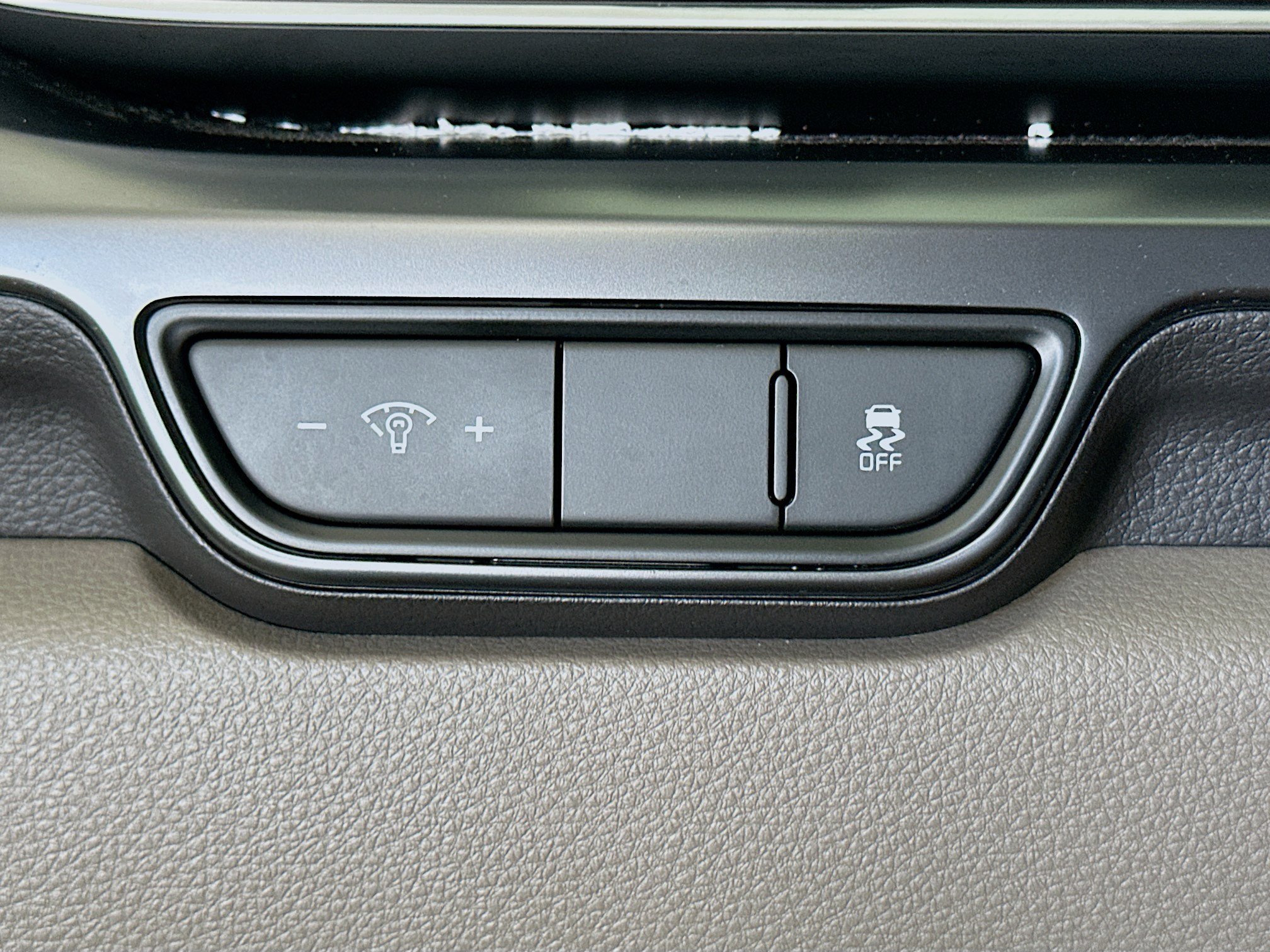 Used 2026 Kia Carnival FWD image 17