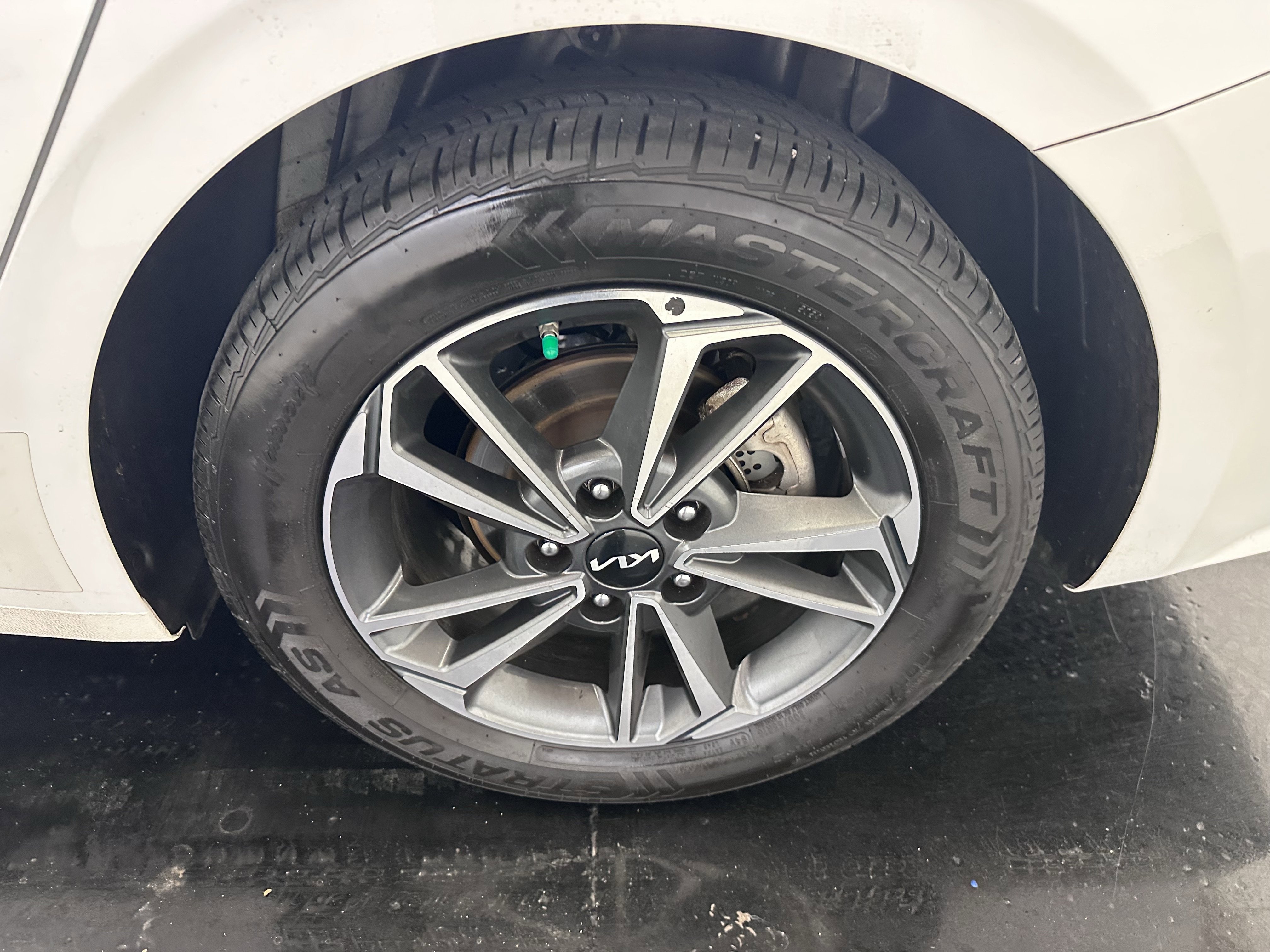 Used 2024 Kia Forte LXS image 17