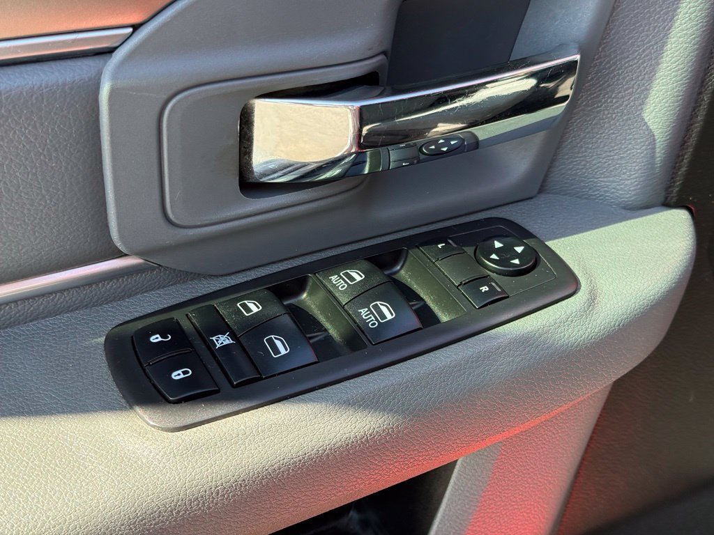 Used 2019 RAM 1500 Classic SLT RWD image 31