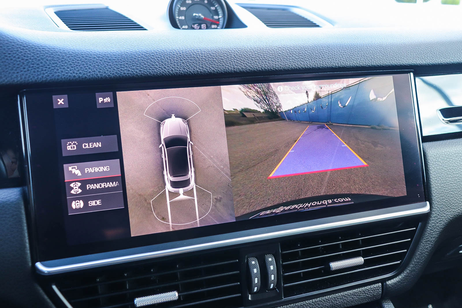 Used 2021 Porsche Cayenne Base image 26