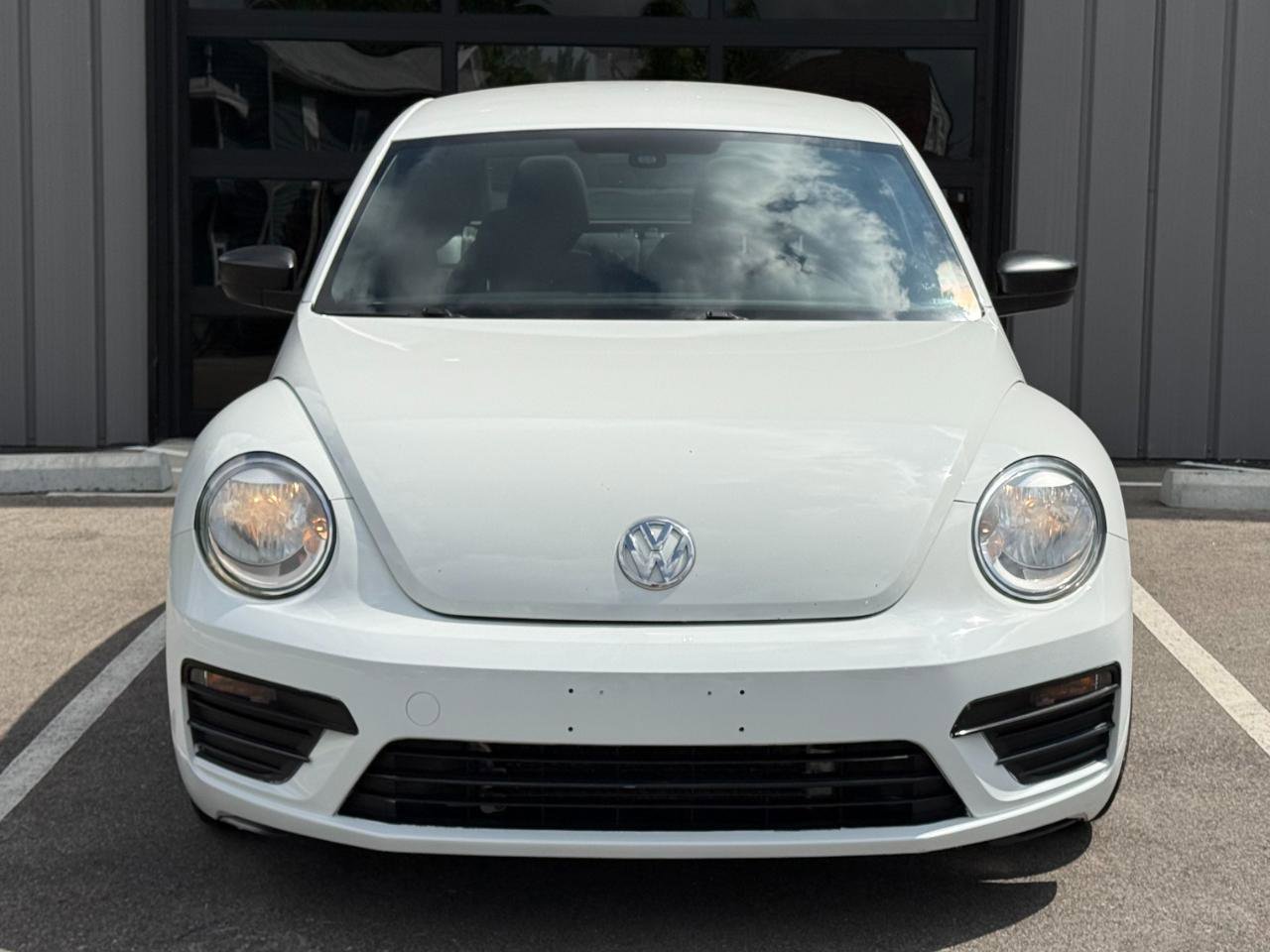 Used 2017 Volkswagen Beetle 1.8T S FWD image 2