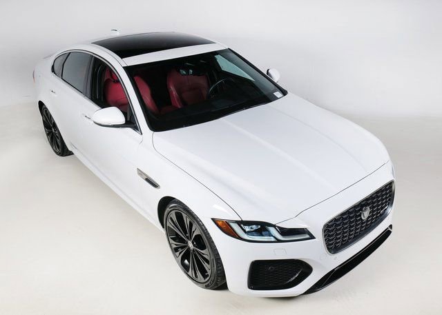 Used 2024 Jaguar XF R-Dynamic SE image 30