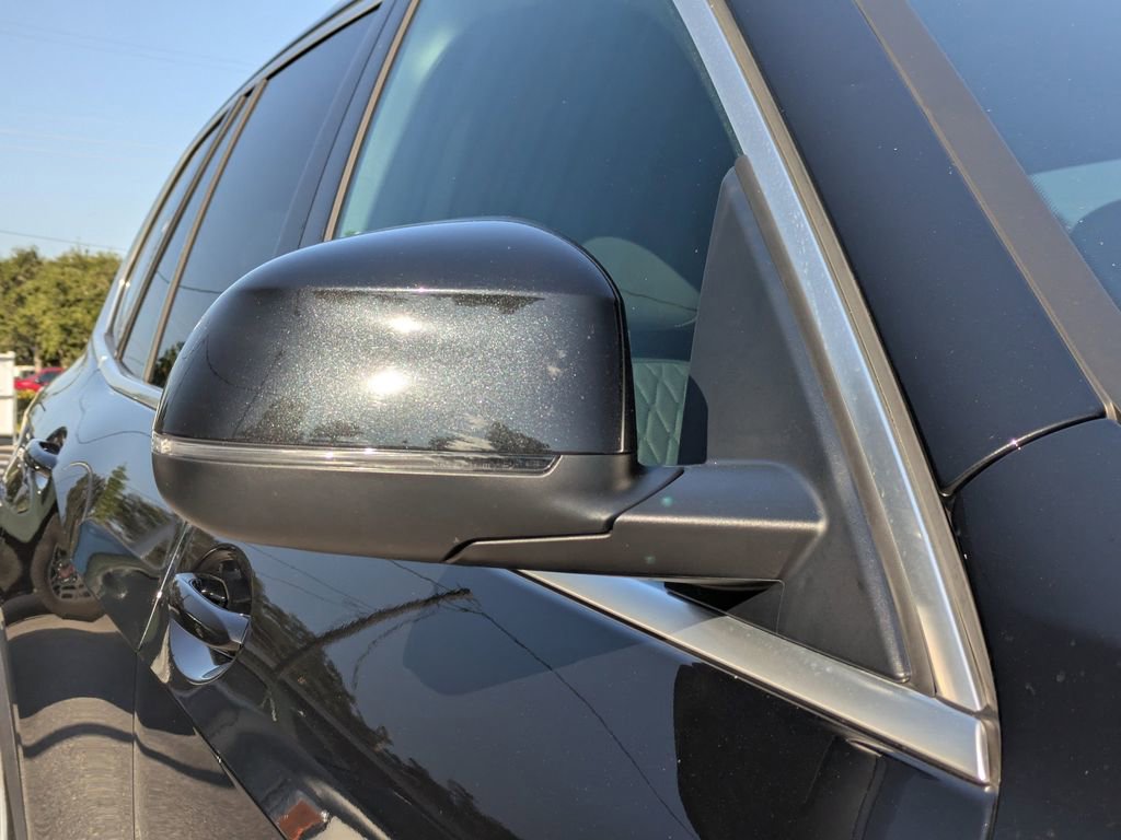 Used 2025 BMW X5 xDrive50e image 11