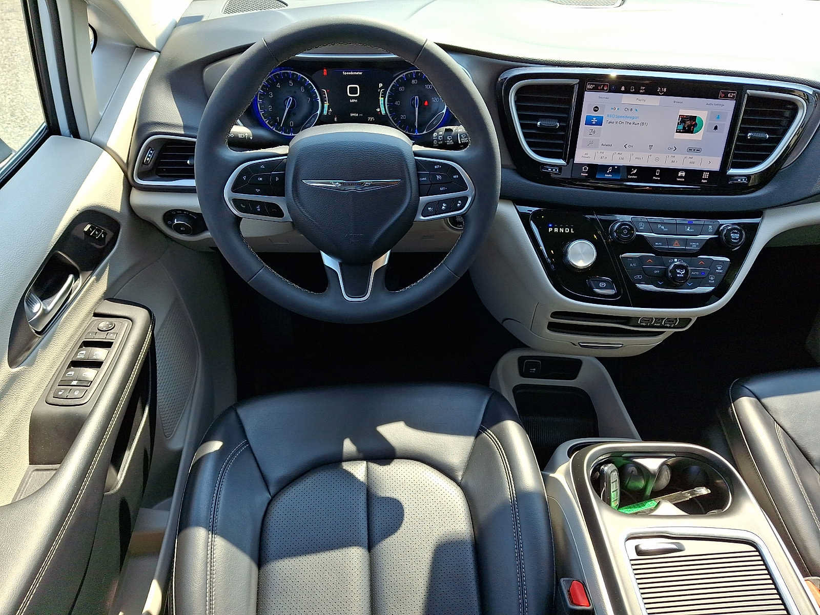 Certified 2023 Chrysler Pacifica Touring-L FWD image 15