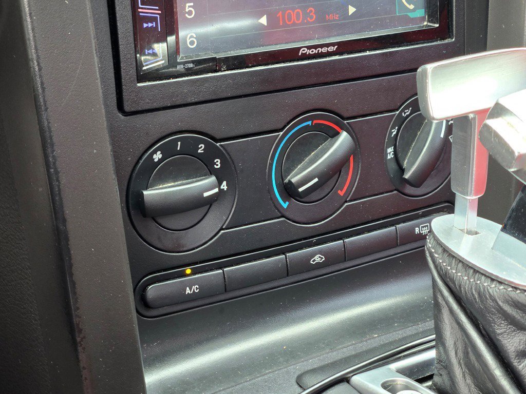 Used 2006 Ford Mustang GT Premium image 18