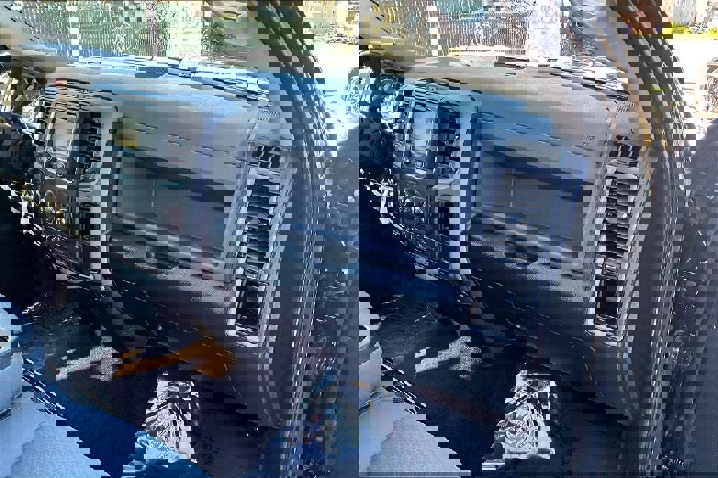 Used 2016 RAM 2500 Tradesman w/ Chrome Appearance Group image 16