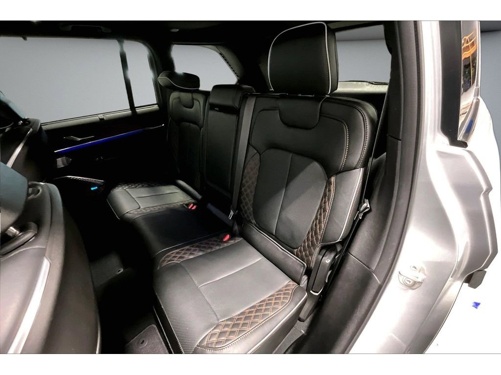 Used 2024 Jeep Grand Cherokee Summit w/ Luxury Tech Group V image 28