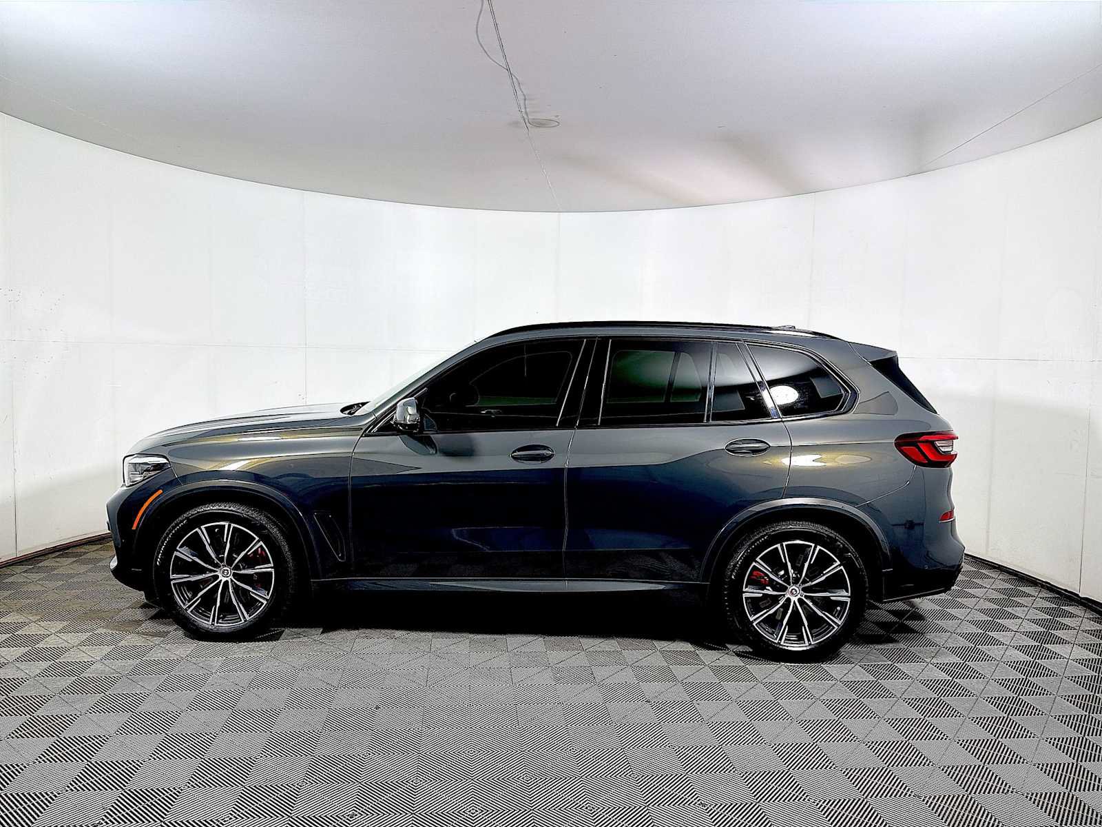 Certified 2023 BMW X5 M50i w/ Climate Comfort Package AWD/4WD image 4