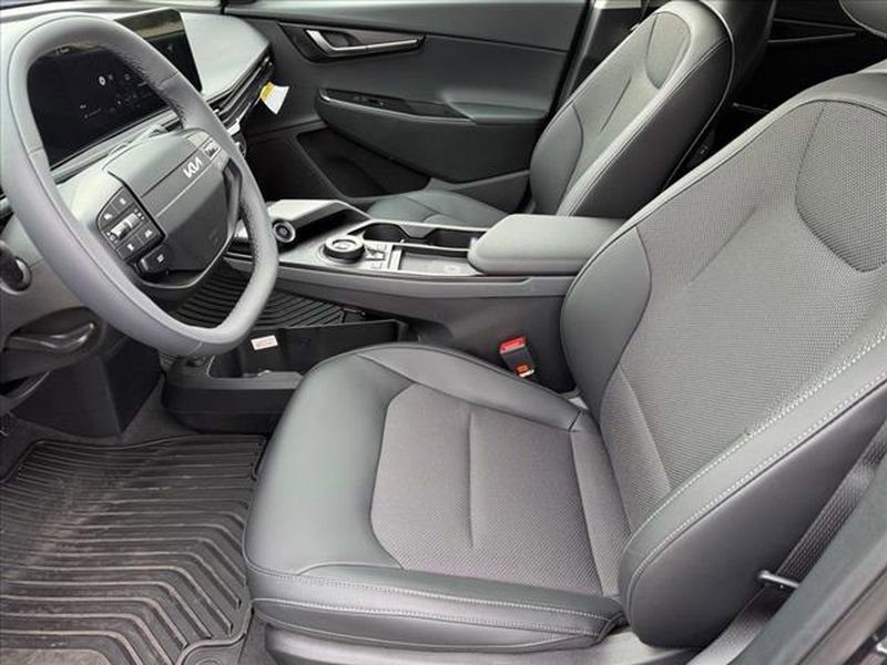 New 2025 Kia EV6 Light w/ Light LR Technology Package RWD image 10