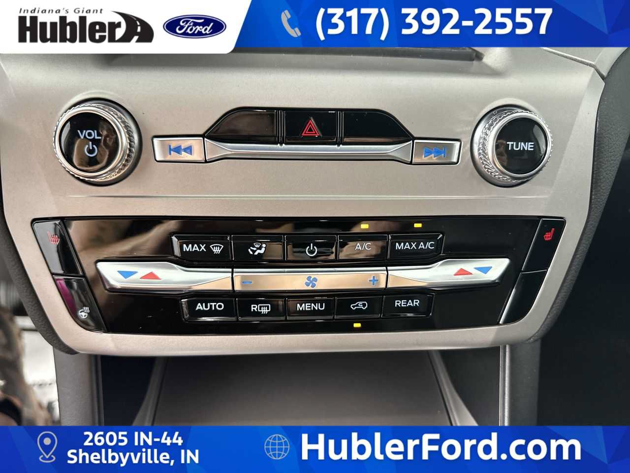 Used 2024 Ford Explorer XLT w/ Equipment Group 202A AWD/4WD image 19