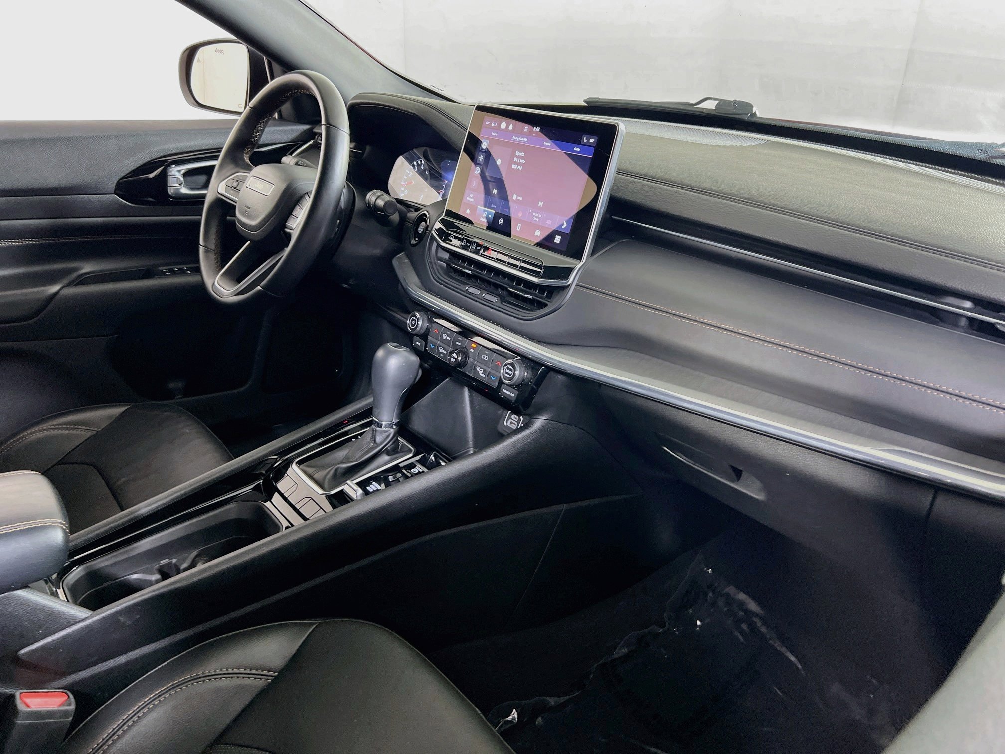 Used 2022 Jeep Compass Limited image 26