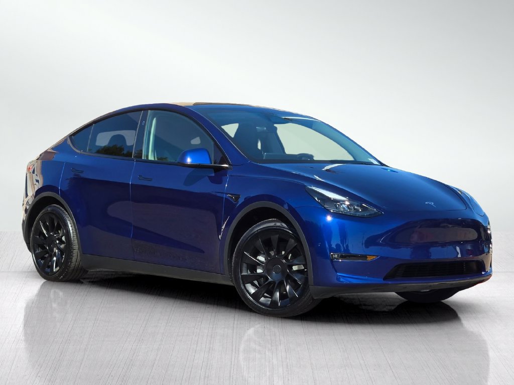 Used 2023 Tesla Model Y 2WD image 2
