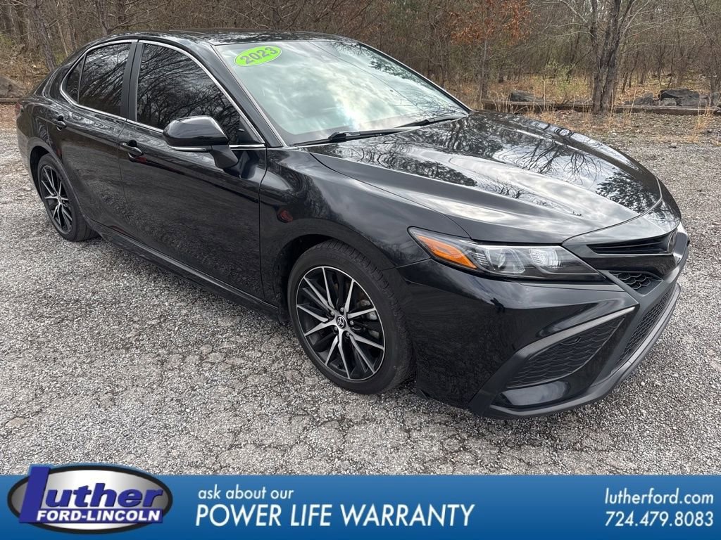 Used 2023 Toyota Camry SE w/ Cold Weather Package image 1