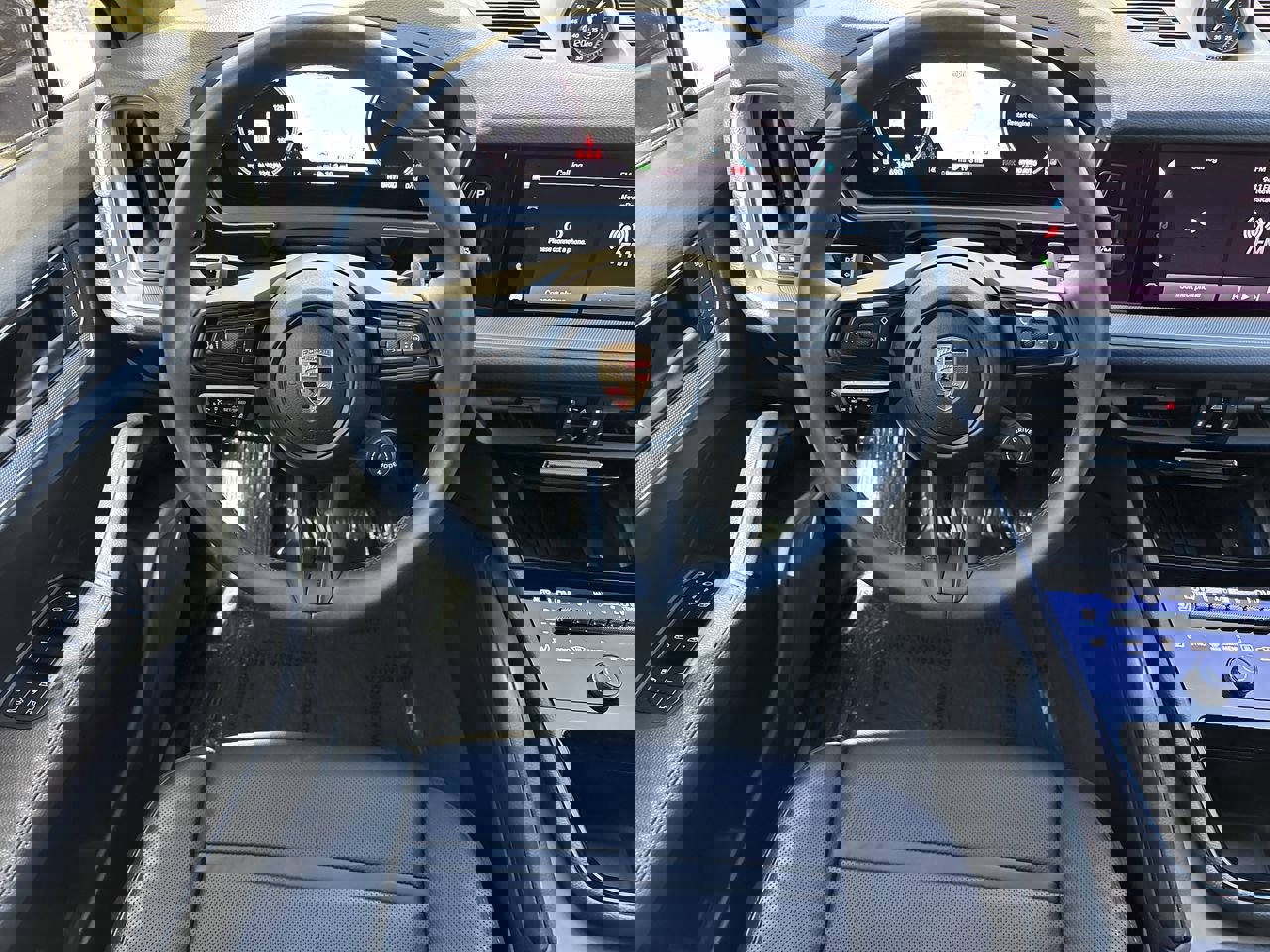 Used 2025 Porsche Cayenne E-Hybrid Coupe image 14