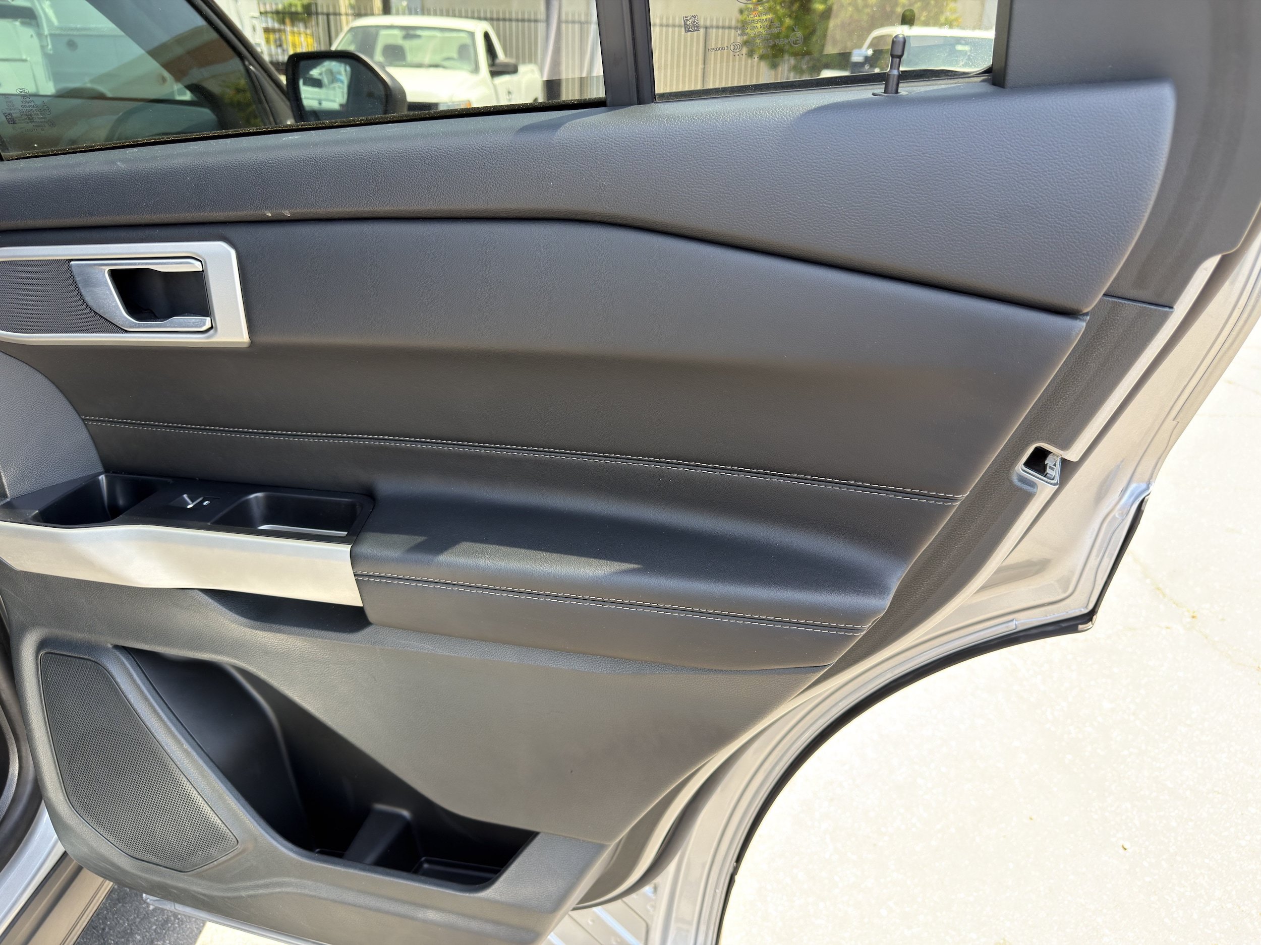 Used 2023 Ford Explorer XLT RWD image 13