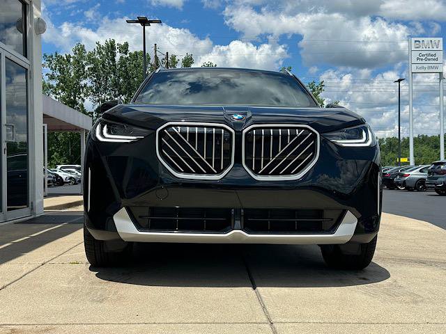Used 2025 BMW X3 xDrive30i w/ Premium Package AWD/4WD image 2