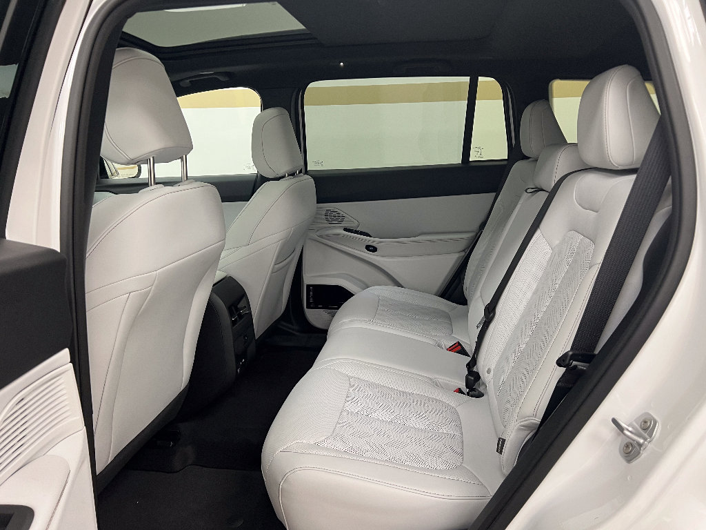 New 2026 Jeep Cherokee Overland image 13