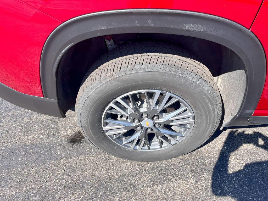 Certified 2025 Chevrolet Traverse LT image 13