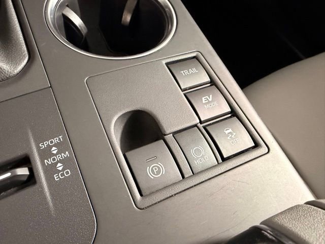 Used 2024 Toyota Highlander XLE AWD/4WD image 26