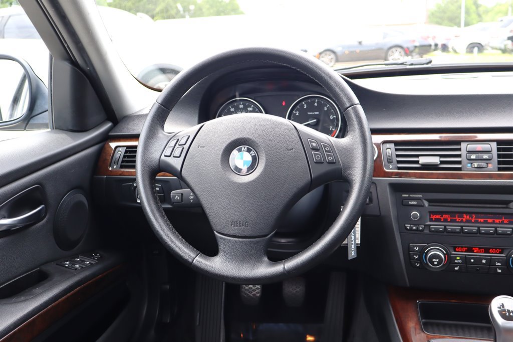 Used 2011 BMW 328i Sedan RWD image 14