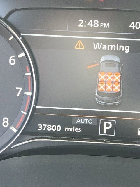 Used 2022 INFINITI QX80 Luxe w/ All-Season Package image 13