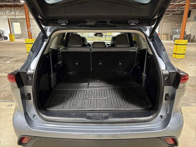 Certified 2022 Toyota Highlander XLE image 11