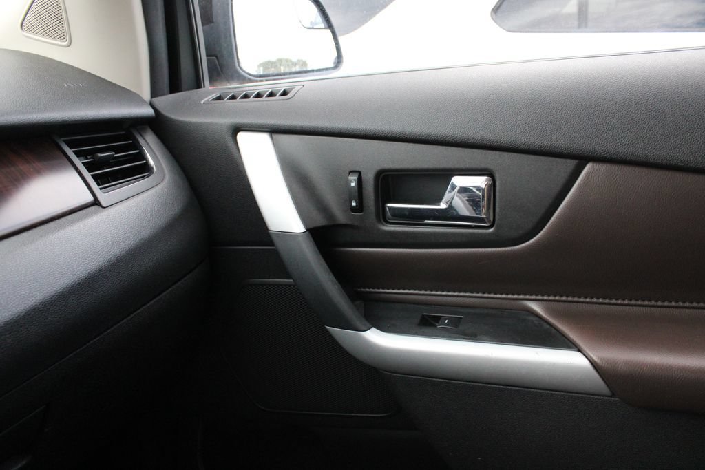 Used 2013 Ford Edge Limited AWD/4WD image 19