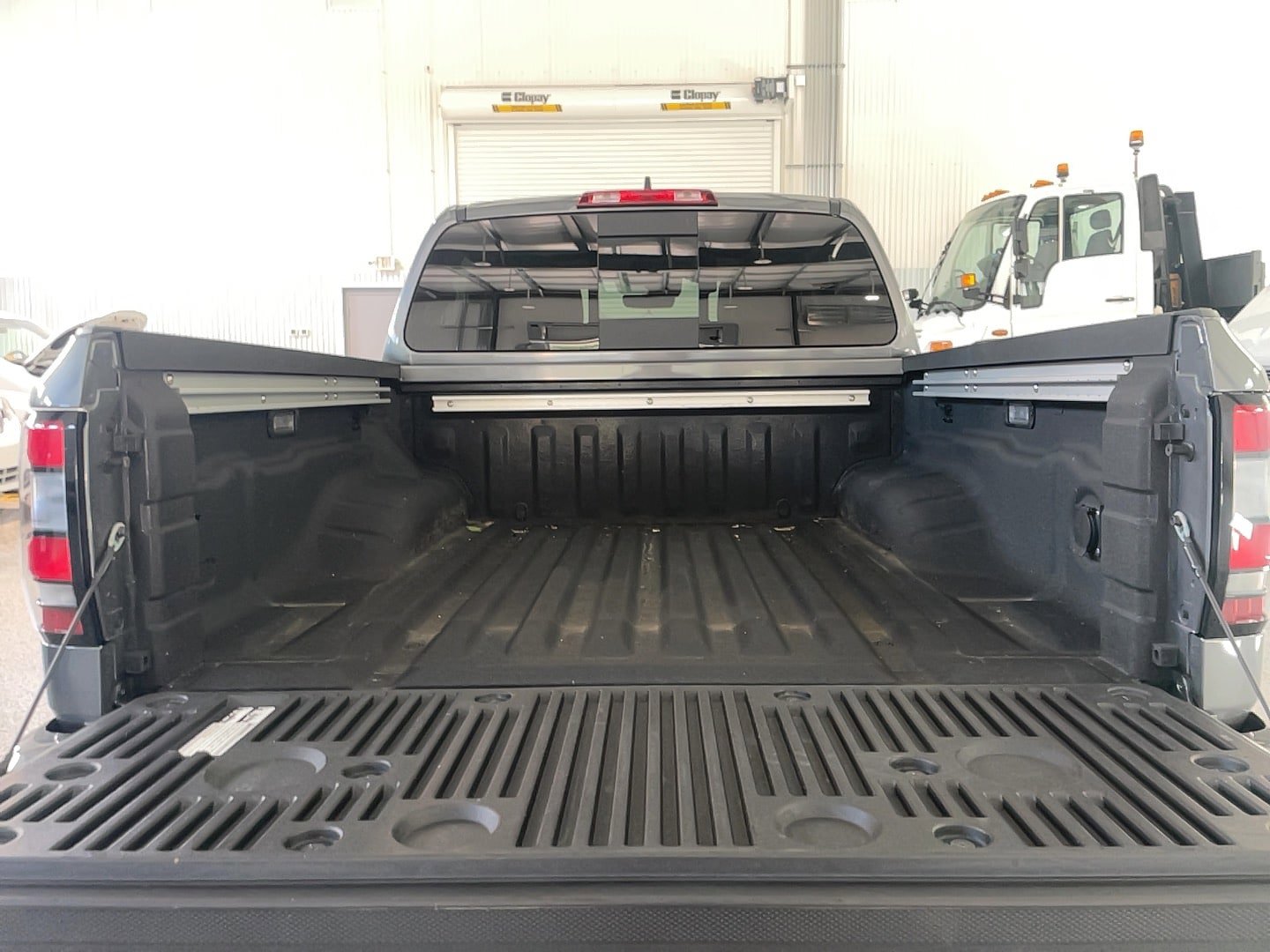 Used 2023 Nissan Frontier SV w/ SV Premium Package AWD/4WD image 20